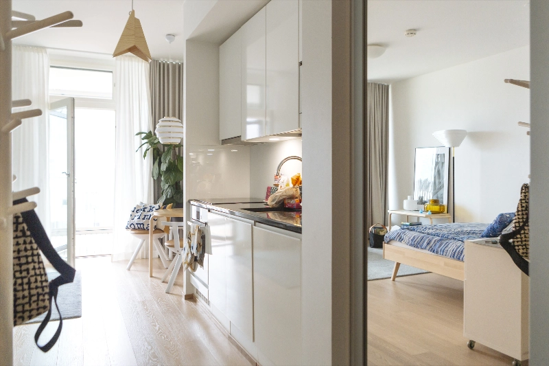 A view to kitchen and bedroom. - Jenna Pietikäinen / Helsinki Partners
