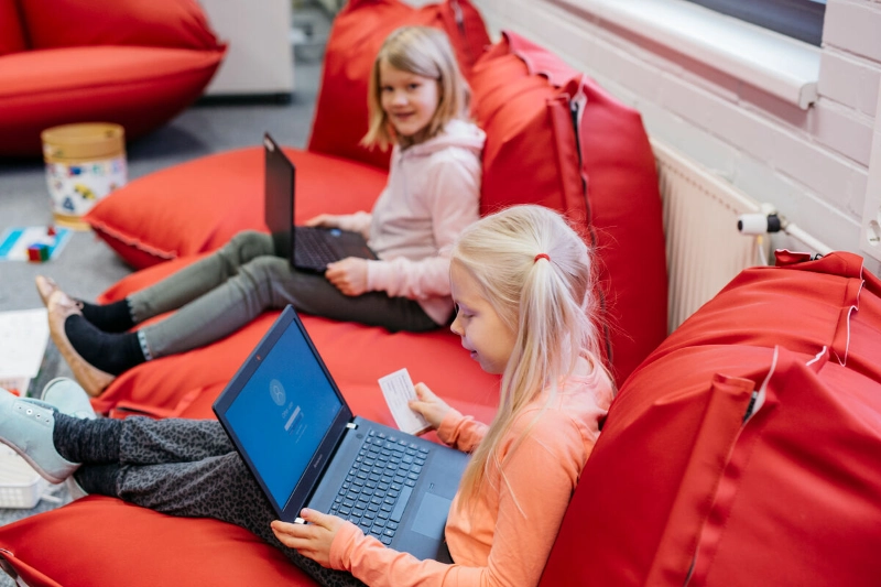 Schoolchildren work on their laptops. - Elina Manninen / Keksi Agency / Team Finland